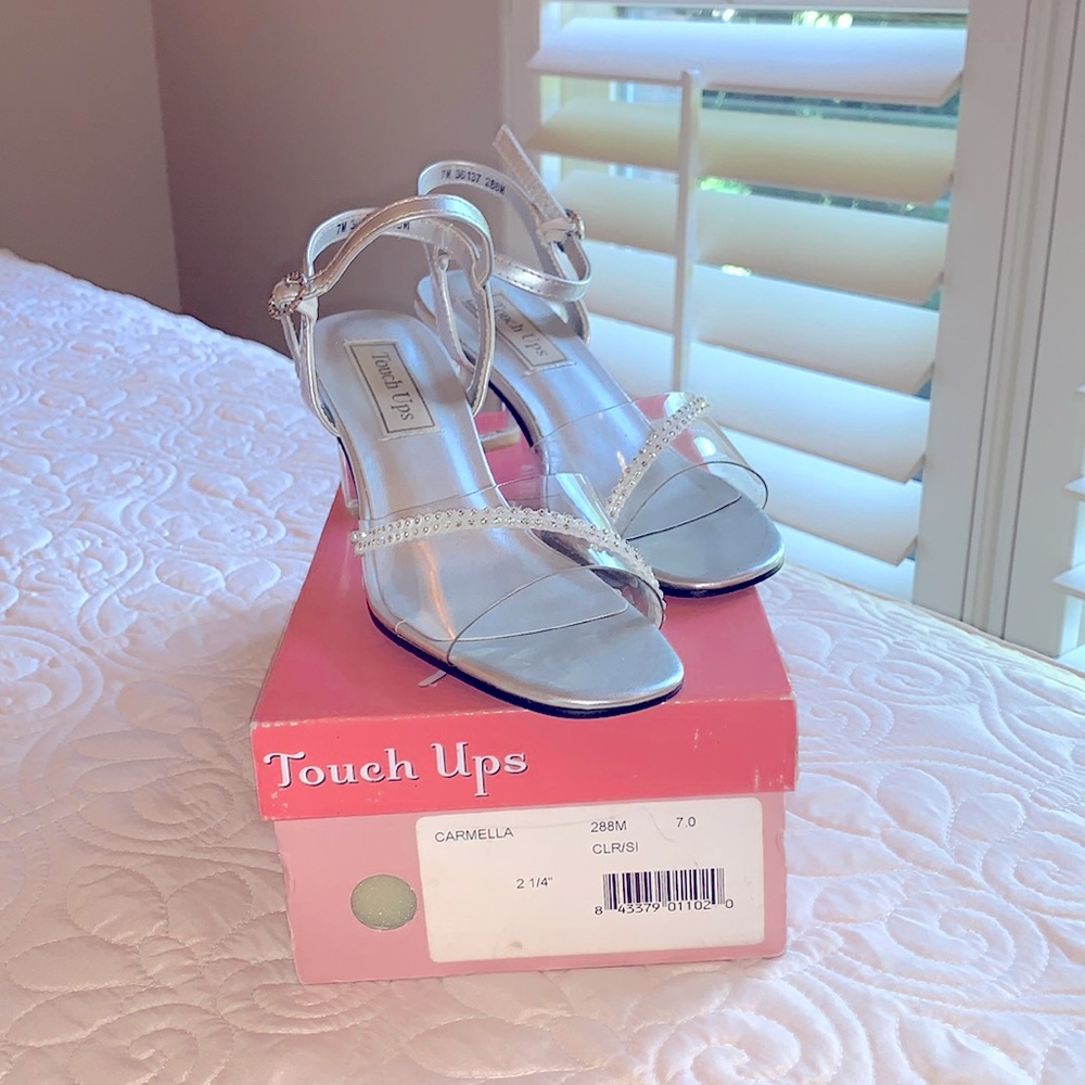 Touch Ups by Benjamin Walk Pageant Shoes Size 7